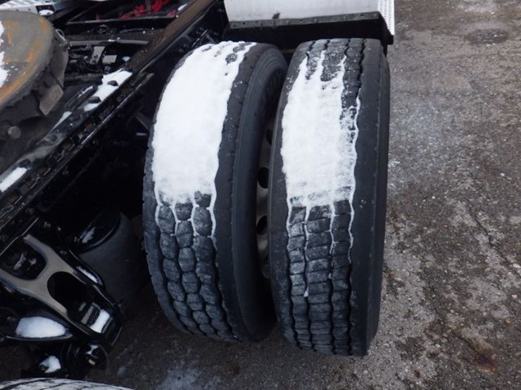 2022-kenworth-t680-image-7