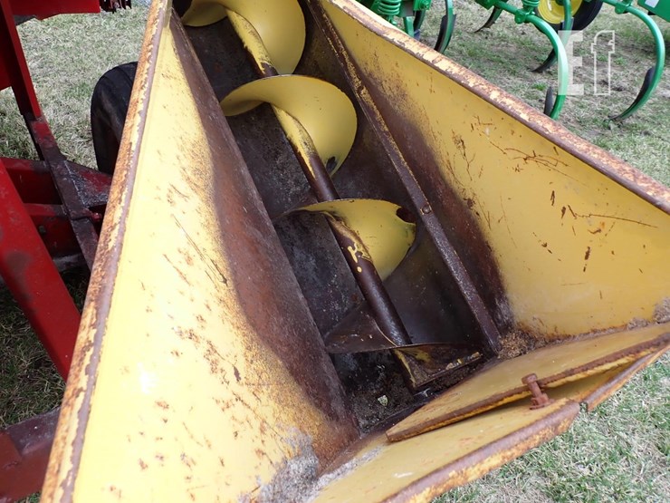 new-holland-353-image-7