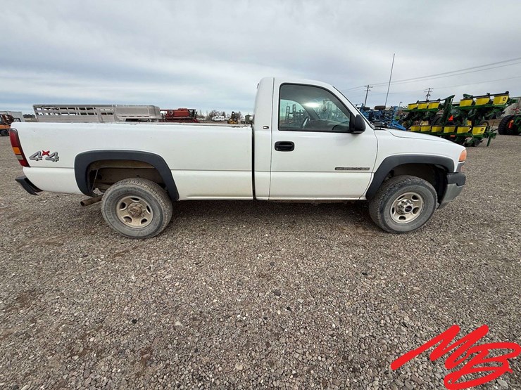 2001-gmc-2500hd-image-5