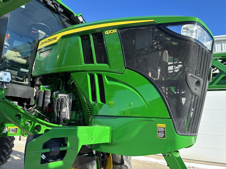 2022-john-deere-410r-image-14