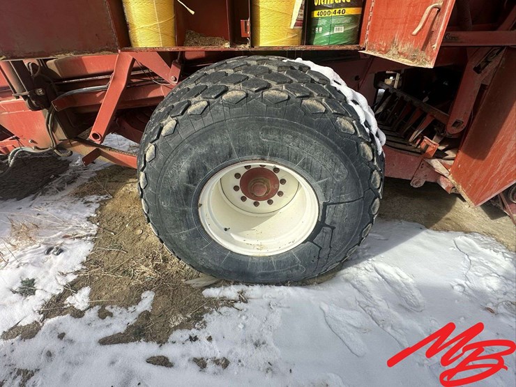 hesston-4900-image-110