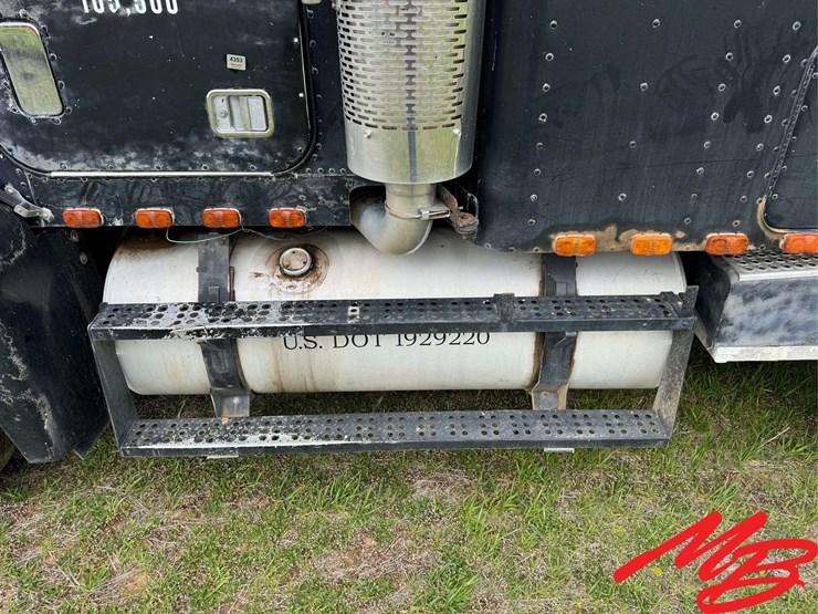 1990-freightliner-fld120-image-18