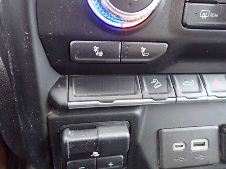 2022-gmc-2500hd-image-10