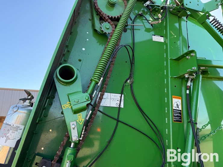 2024-john-deere-561m-image-20