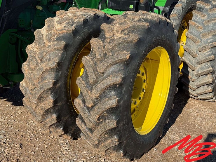 2021-john-deere-8r-370-image-9