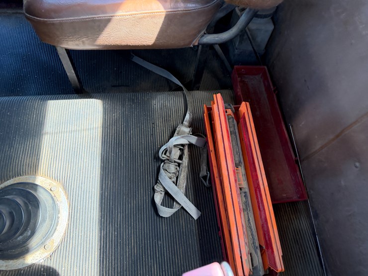 #42453-•-1996-freightliner-daycab-truck-tractor-vin:-1fupdcxb8th744360-image-71