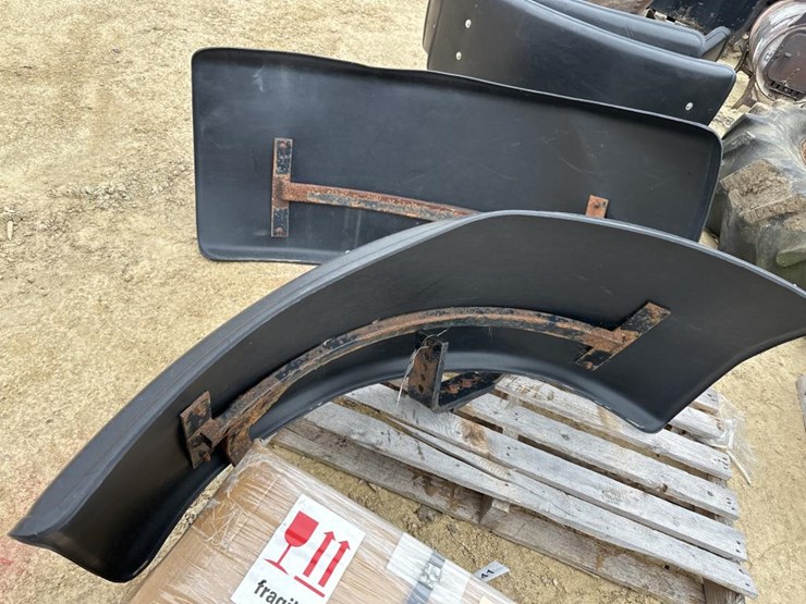 #43-•-new-holland-front-end-fender-image-2