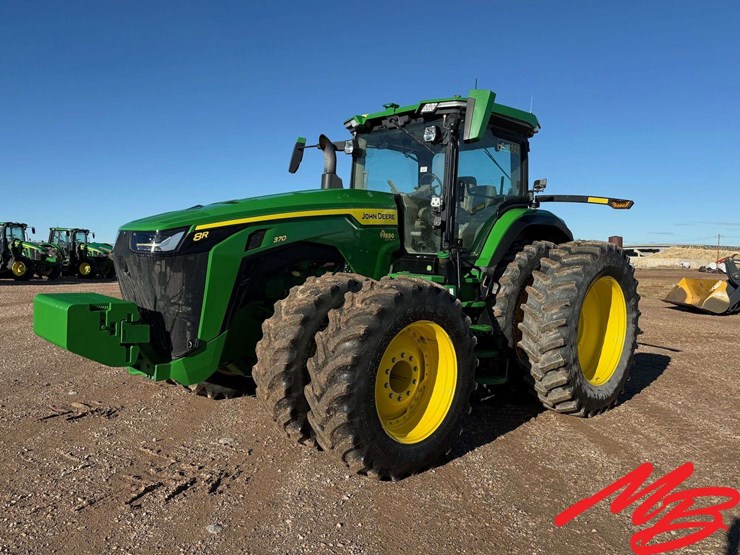 2021-john-deere-8r-370-image-1