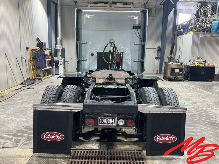 2007-peterbilt-379-image-28