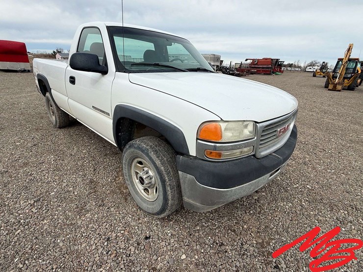 2001-gmc-2500hd-image-2