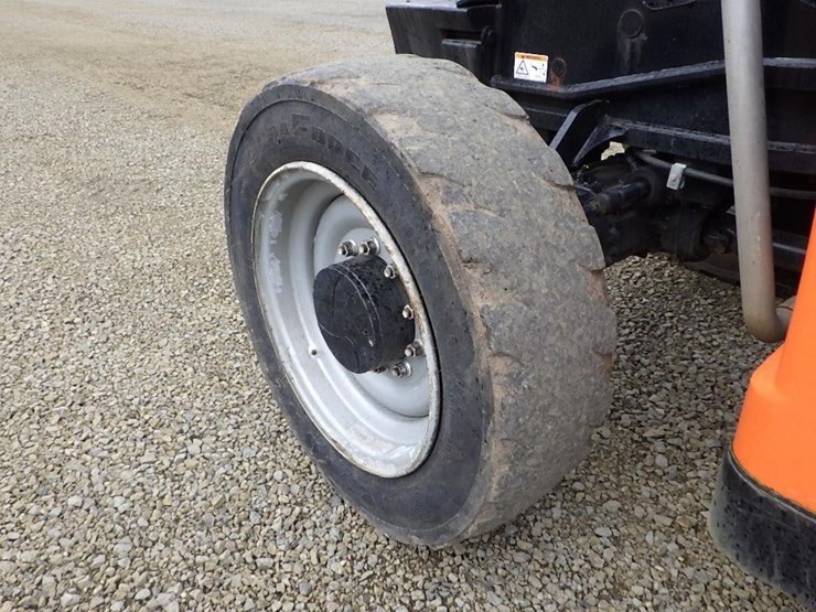 2013-jlg-g9-43a-image-16