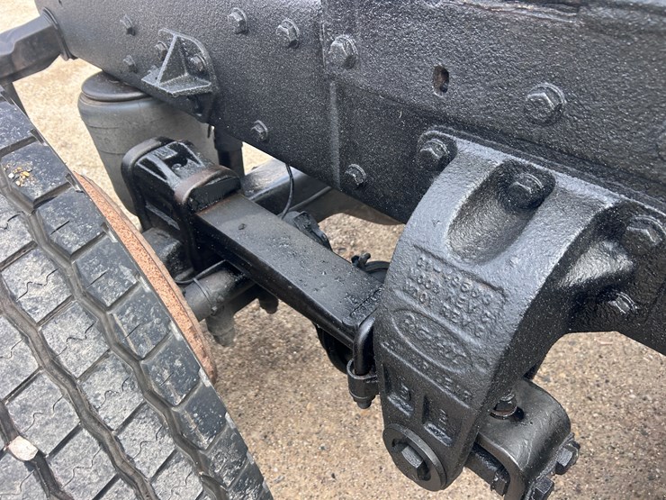 1999-peterbilt-379-image-40