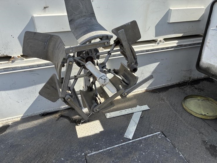 2015-ford-f550-xlt-image-14