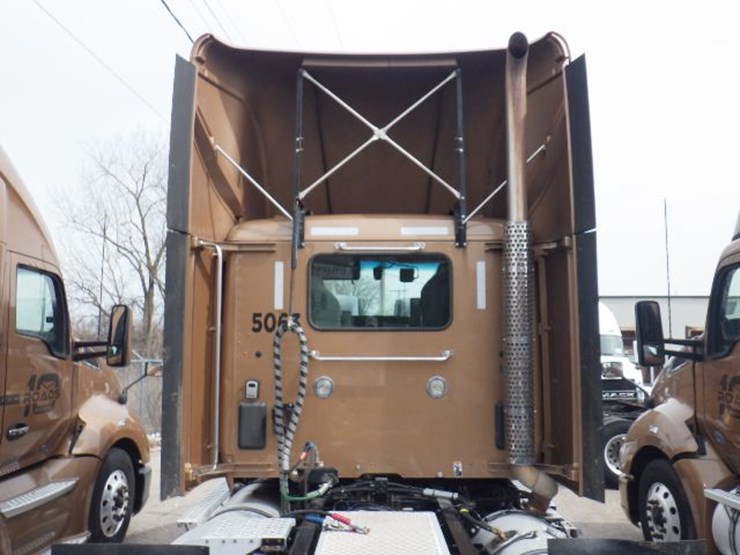 2022-kenworth-t680-image-11