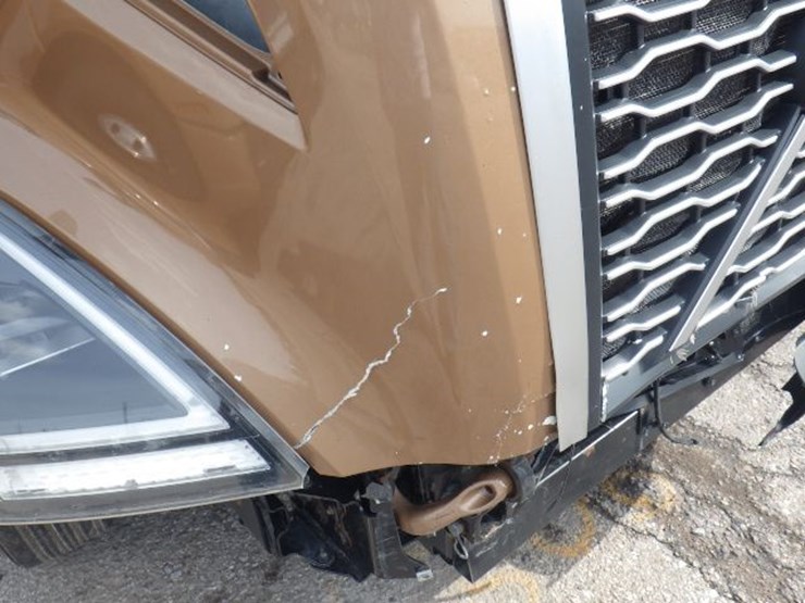 2022-volvo-vnl300-image-6