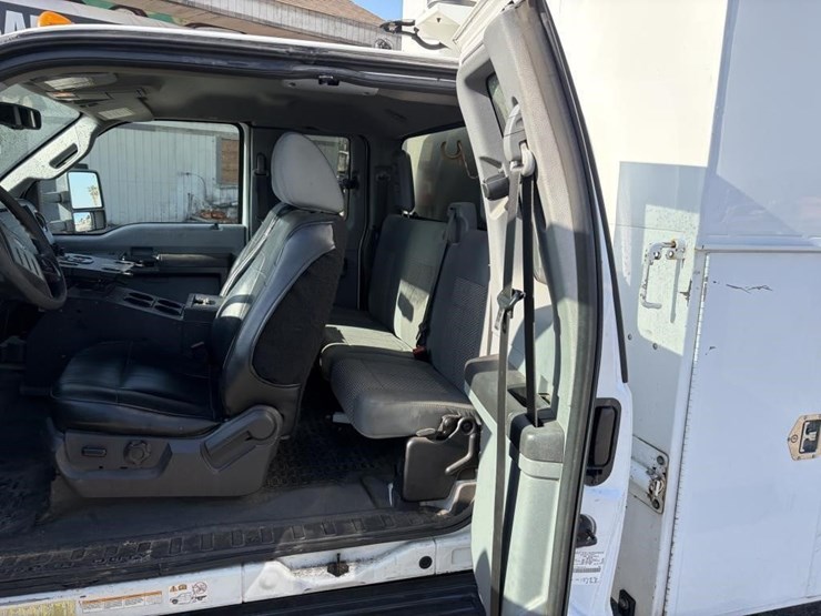 2011-ford-f550-xlt-image-11