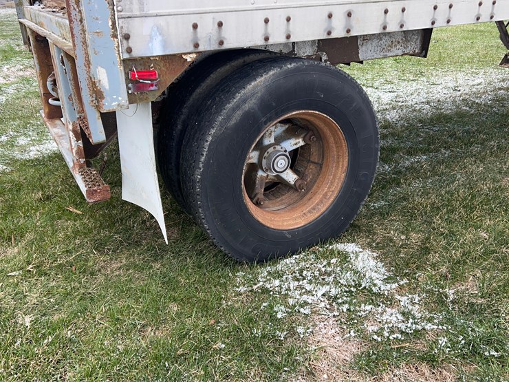 28'-single-axle-pup-trailer-for-storage-image-21