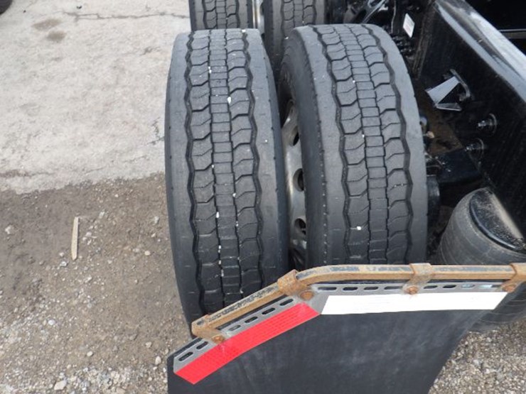 2024-kenworth-t680-image-13