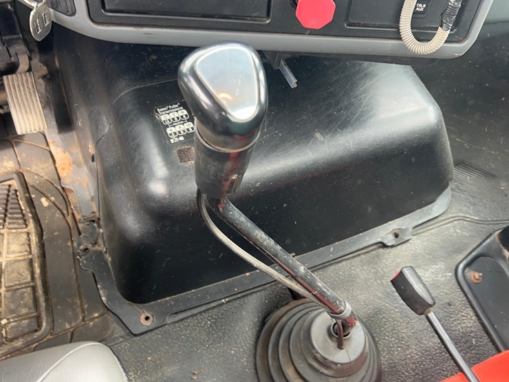 2005-international-8600-image-42