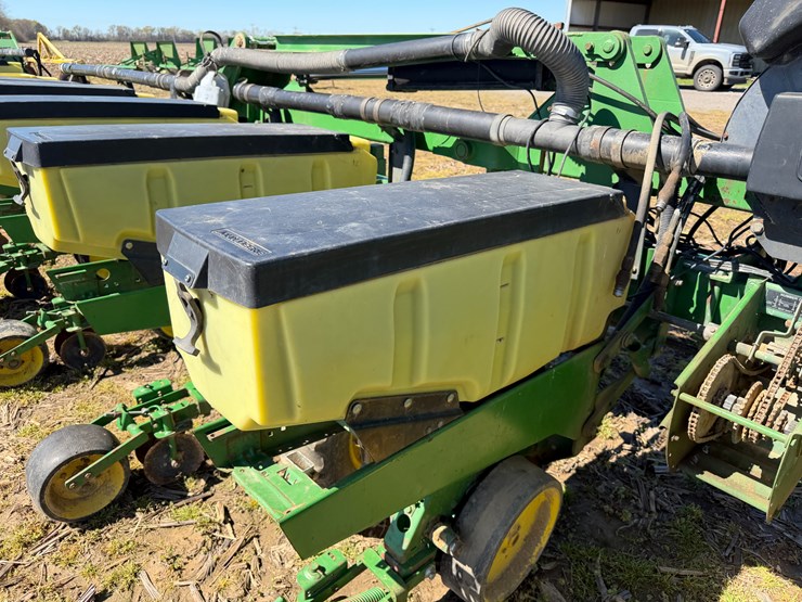 john-deere-7300-image-48