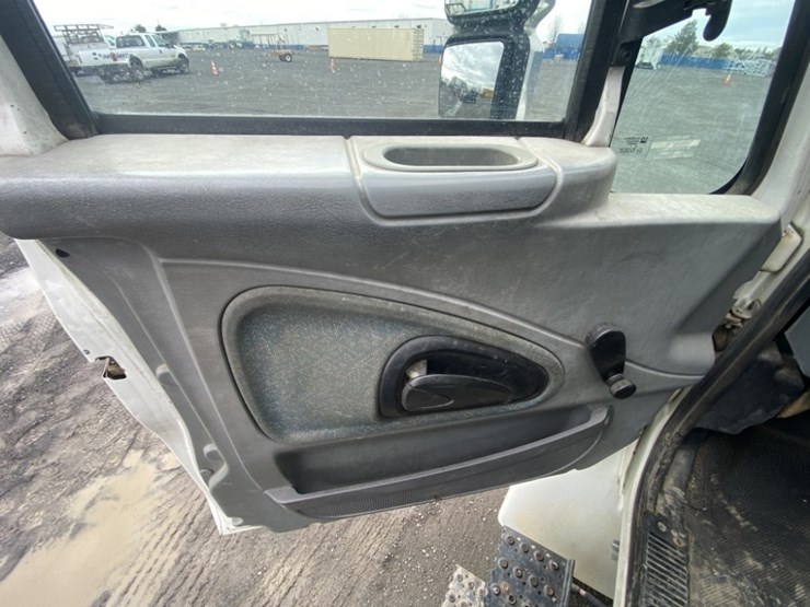 2005-international-durastar-4200-image-19