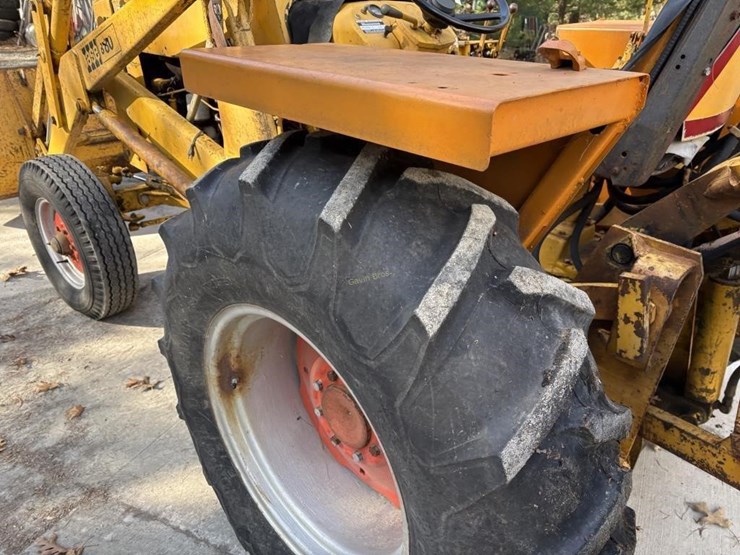 case-construction-king-480-industrial-tractor-image-5