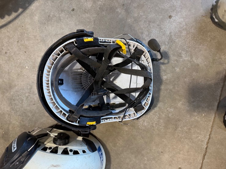 #2506-•-(2)-petzl-safety-helmets-with-comms-(fall-creek,-wi)-image-4