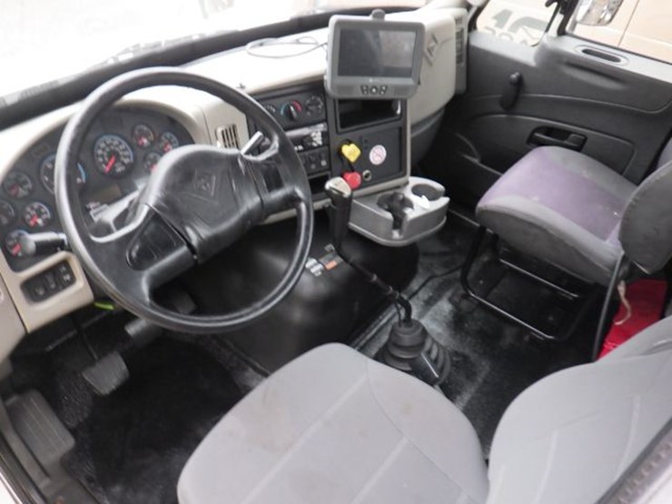 2016-international-8600-image-15