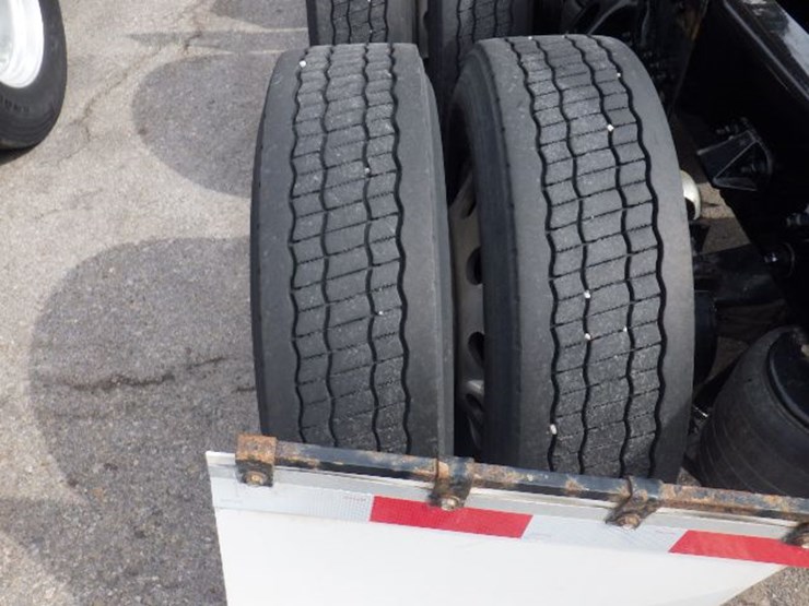 2022-kenworth-t680-image-12