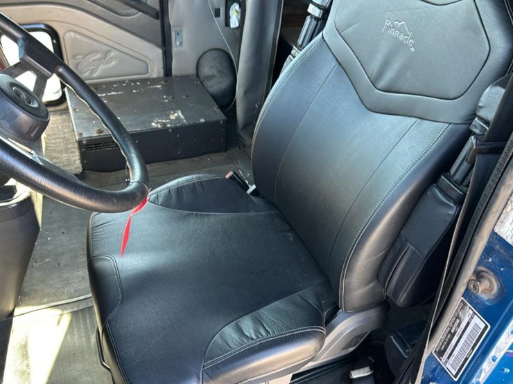 2000-international-9900-image-36