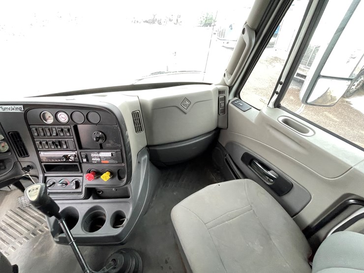 2016-international-prostar-image-44