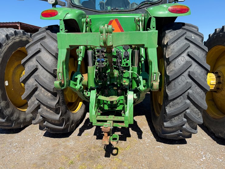 2010-john-deere-8270r-image-18