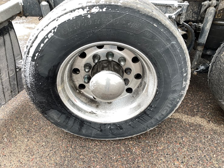 2019-peterbilt-579-image-22