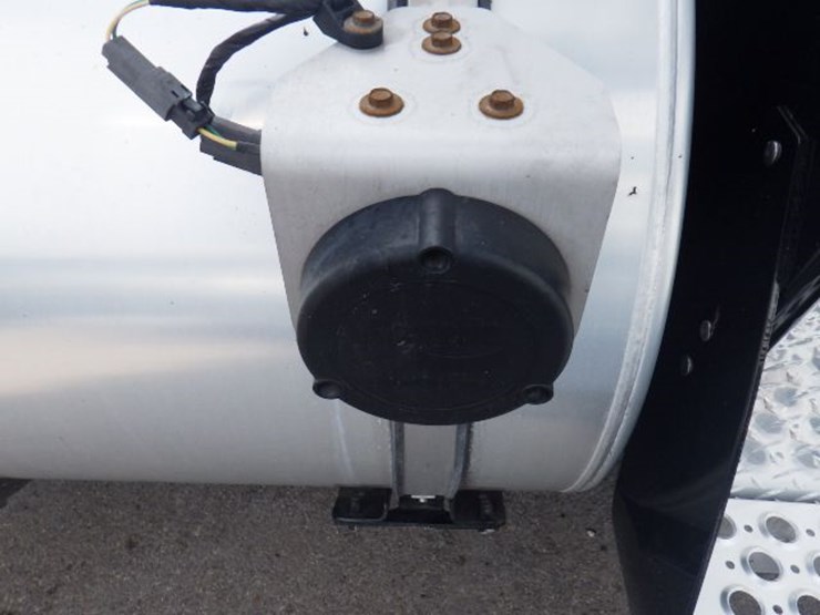 2024-kenworth-t680-image-6