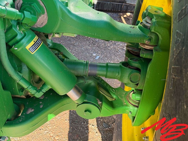 2021-john-deere-8r-370-image-17