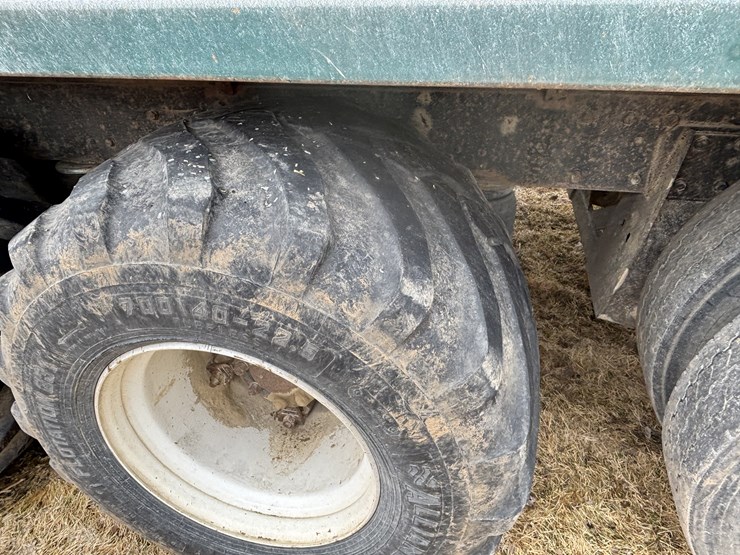 #1077-•-1996-international-silage-truck-(nelson,-wi)-(has-wi-title)-image-5