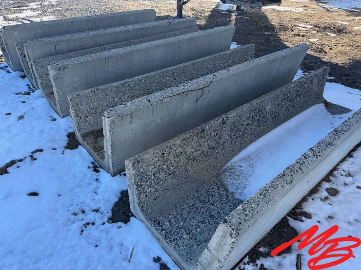 (5)-concrete-feed-bunks,-8’x27”-image-5