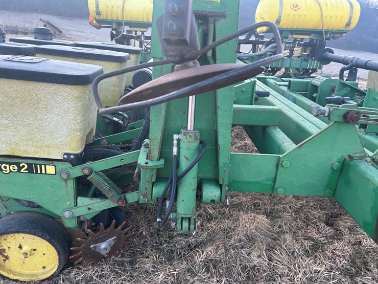 john-deere-12-image-21