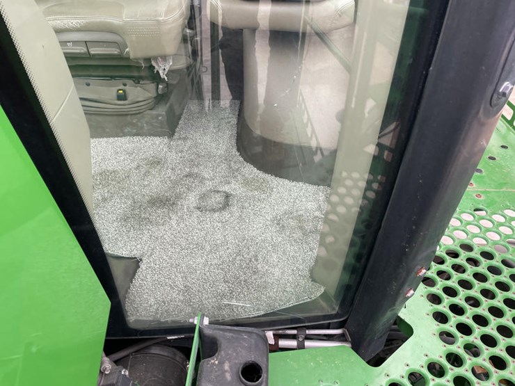 2018-john-deere-r4045-image-60