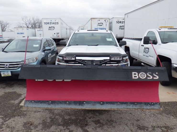 2015-chevrolet-silverado-2500-image-2