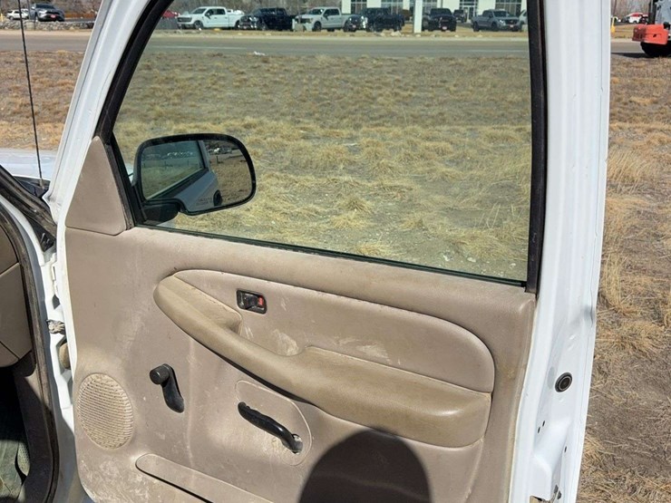 2002-chevrolet-silverado-1500-ls-image-35