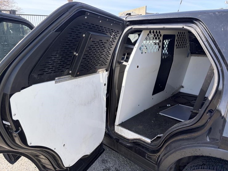 2017-ford-explorer-police-interceptor-image-11