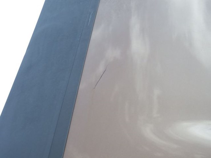 2022-volvo-vnl300-image-8