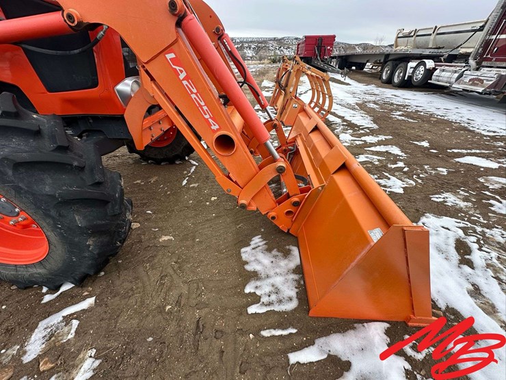 2015-kubota-m135gx-image-18