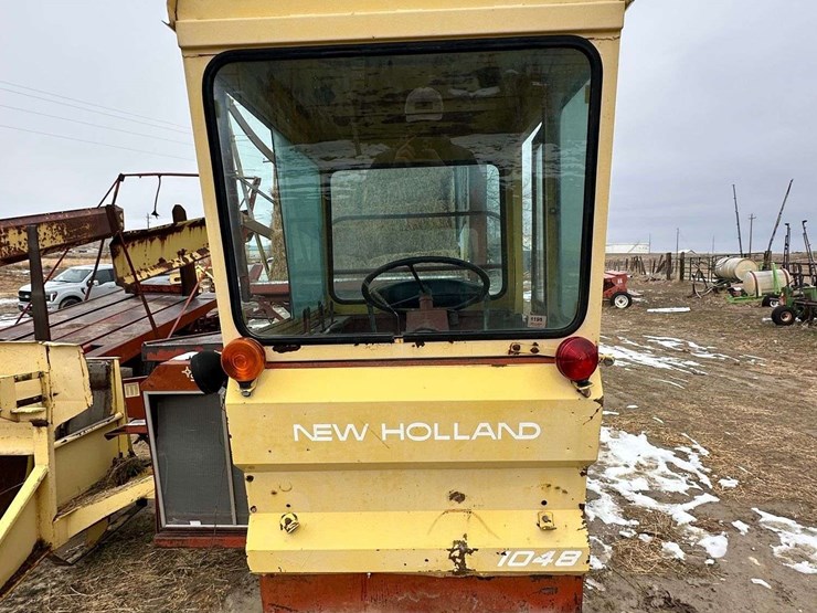 new-holland-1048-image-25