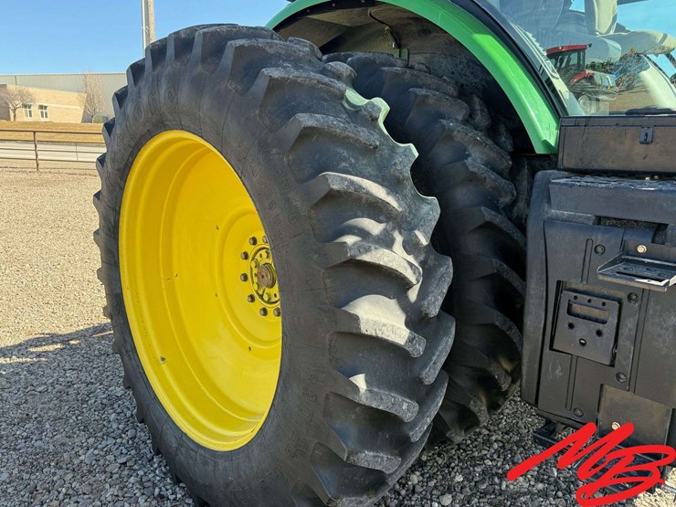 2011-john-deere-7215r-image-8