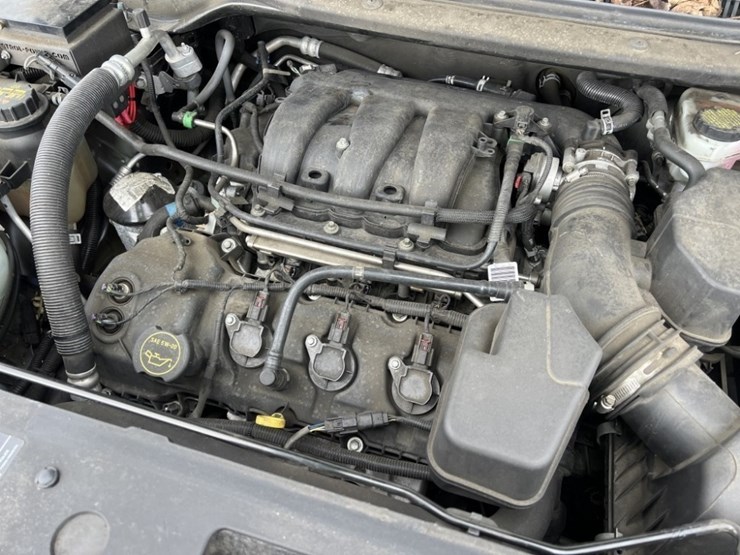 2016-ford-explorer-image-11