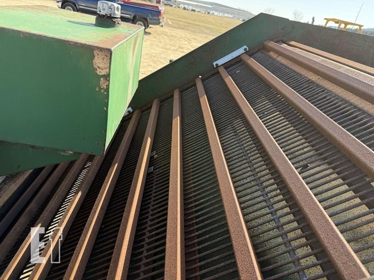 kelley-mfg-co-poultry-house-cleanout-machine-6106-image-11