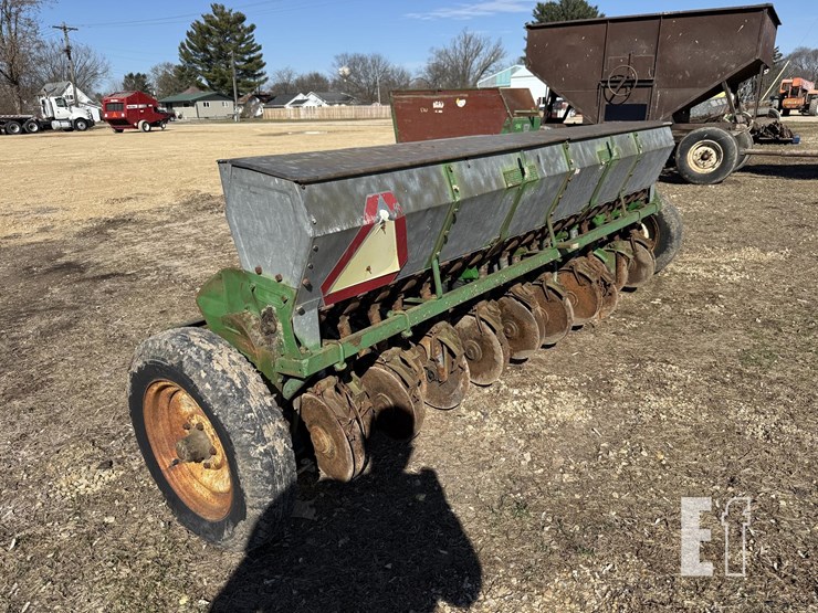 john-deere-van-brunt-drill-5862-image-3