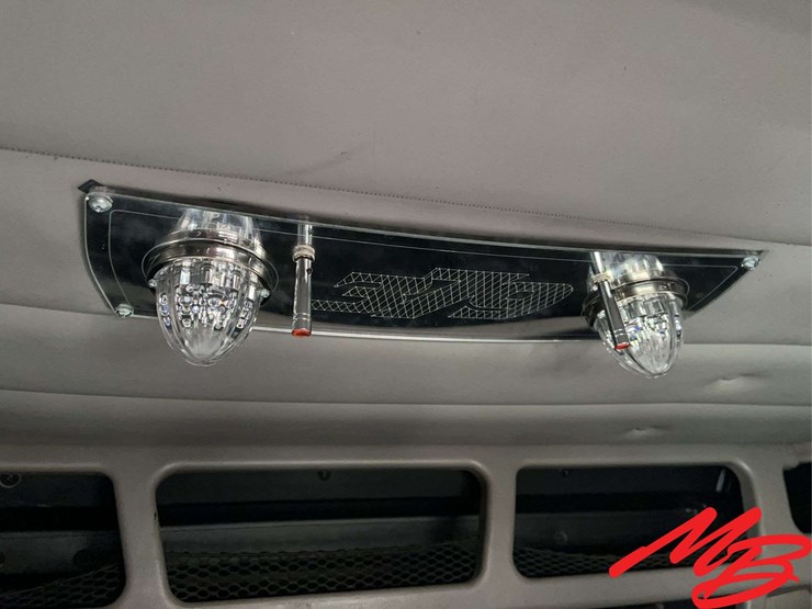 2004-peterbilt-379-image-56